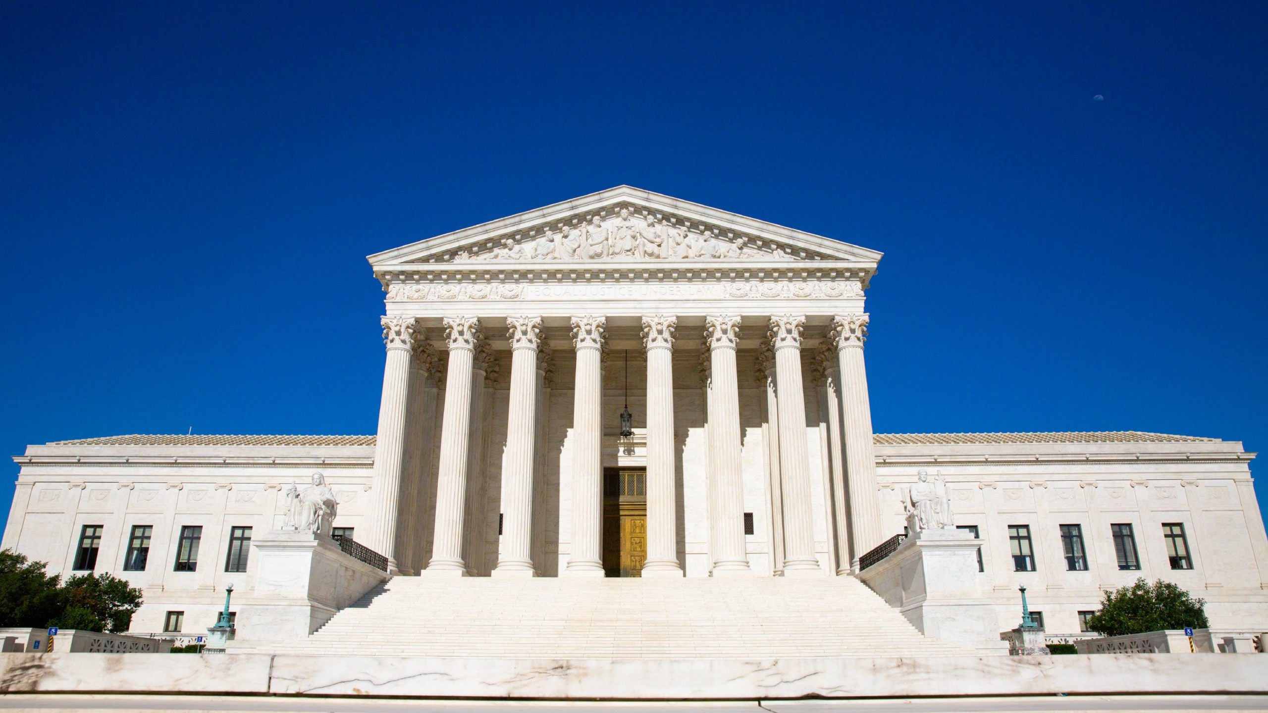 Photo of grecian-style government building