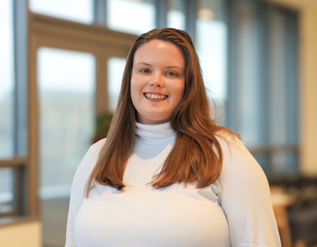 Julia Crum headshot